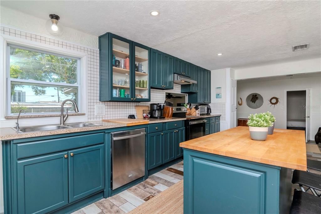 En Venta: $415,000 (3 camas, 2 baños, 1483 Pies cuadrados)