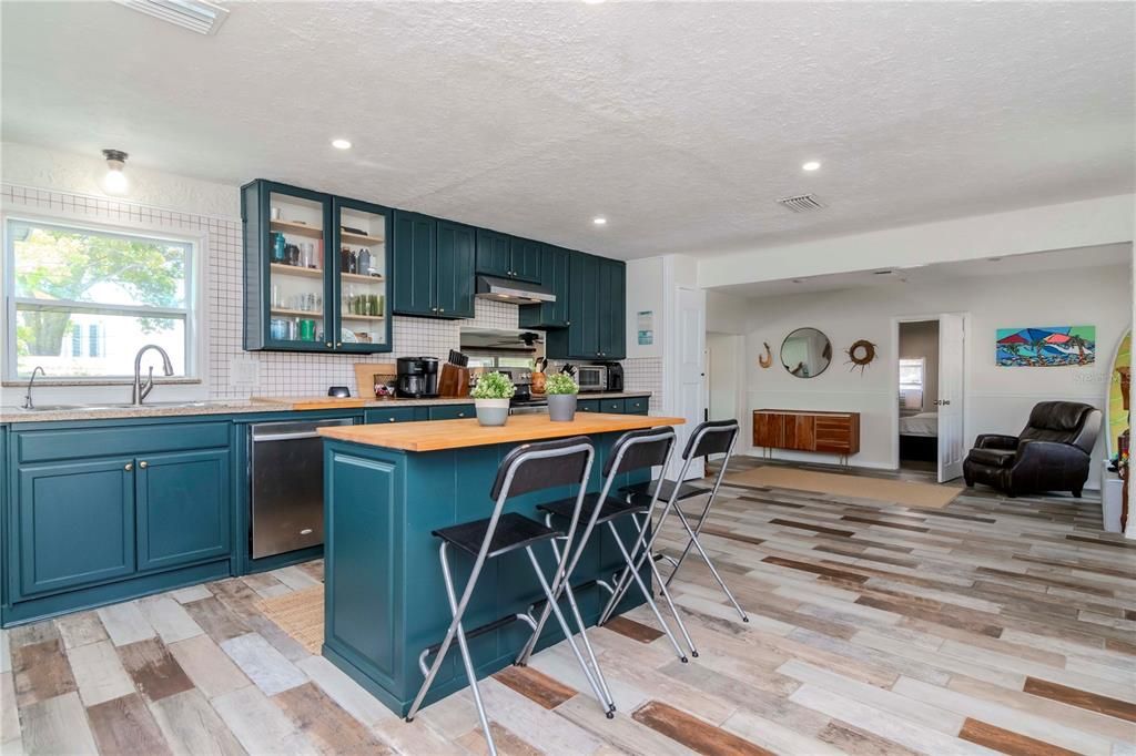 En Venta: $415,000 (3 camas, 2 baños, 1483 Pies cuadrados)