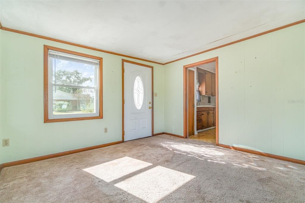 For Sale: $270,000 (2 beds, 1 baths, 1104 Square Feet)