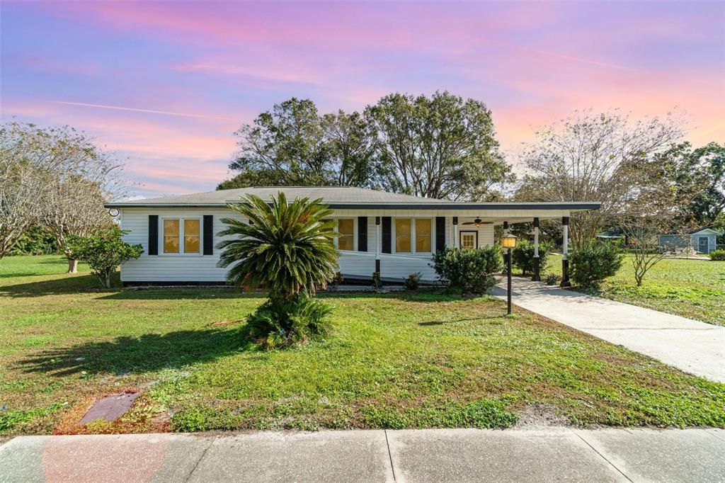 For Sale: $270,000 (2 beds, 1 baths, 1104 Square Feet)