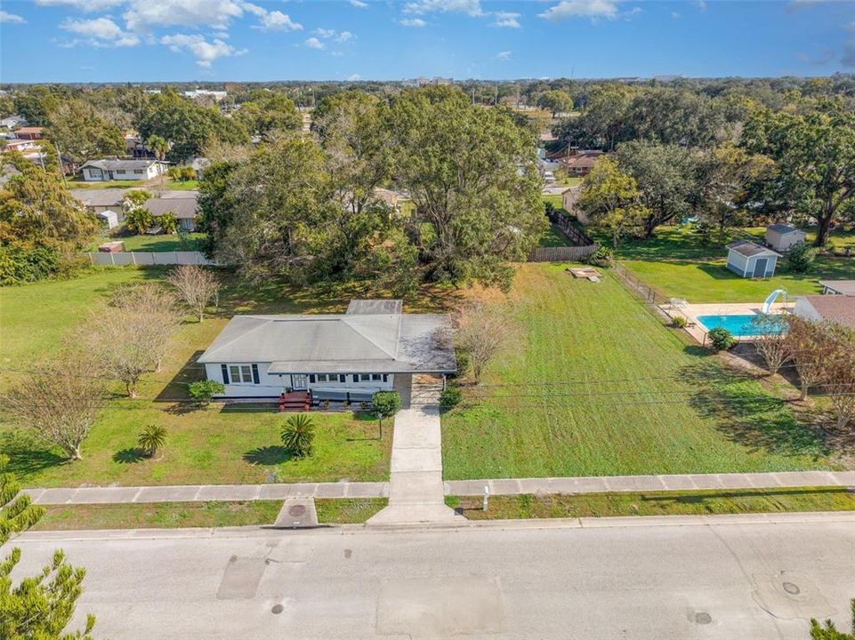 For Sale: $270,000 (2 beds, 1 baths, 1104 Square Feet)