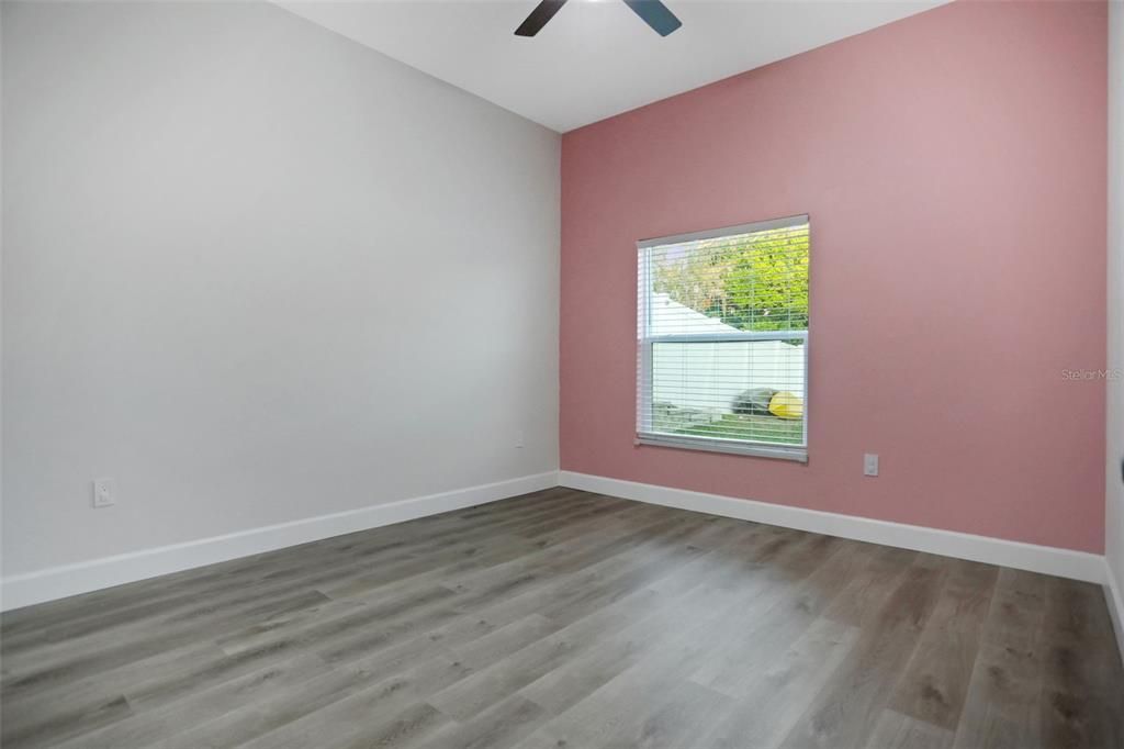 На продажу: $385,000 (3 спален, 2 ванн, 1620 Квадратных фут)