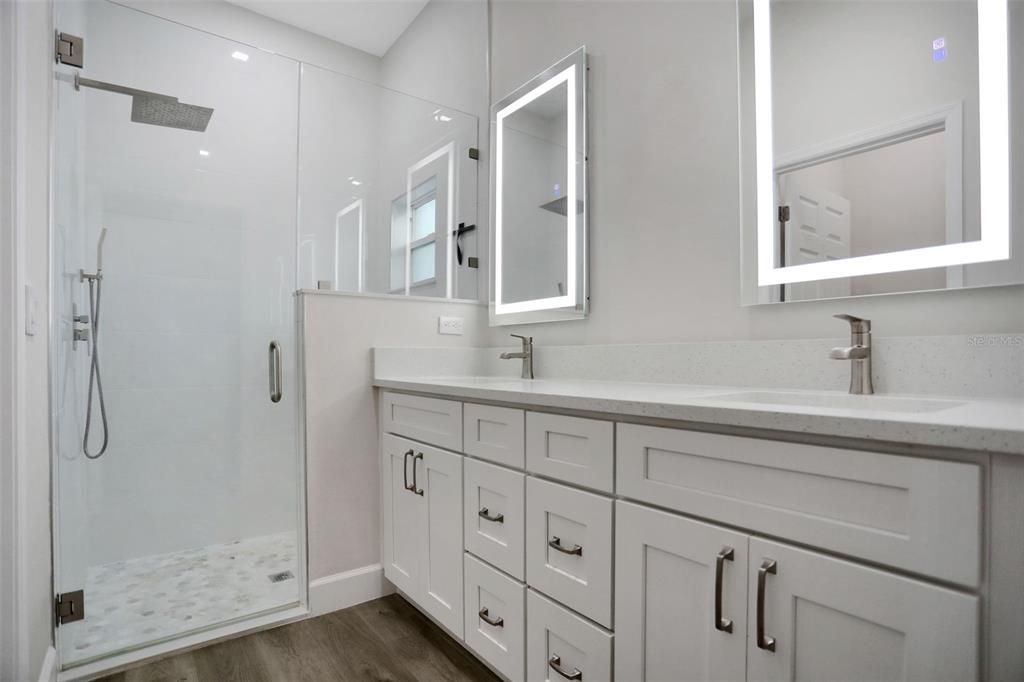 На продажу: $385,000 (3 спален, 2 ванн, 1620 Квадратных фут)