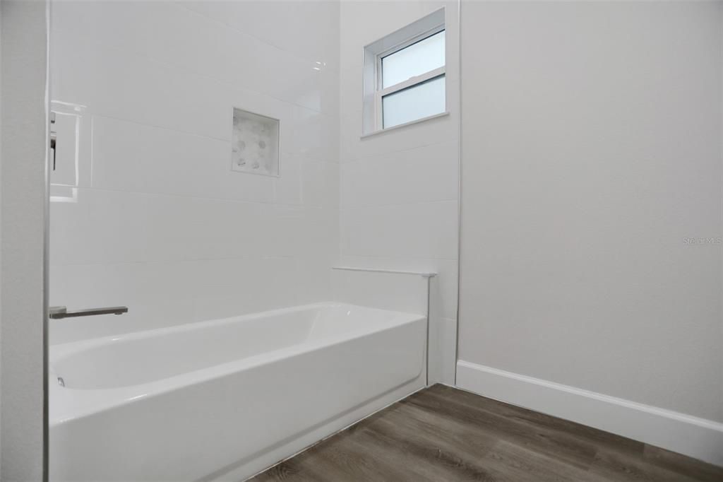 На продажу: $385,000 (3 спален, 2 ванн, 1620 Квадратных фут)