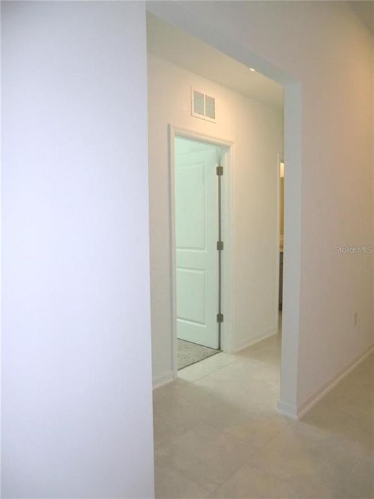 На продажу: $389,990 (4 спален, 2 ванн, 1939 Квадратных фут)