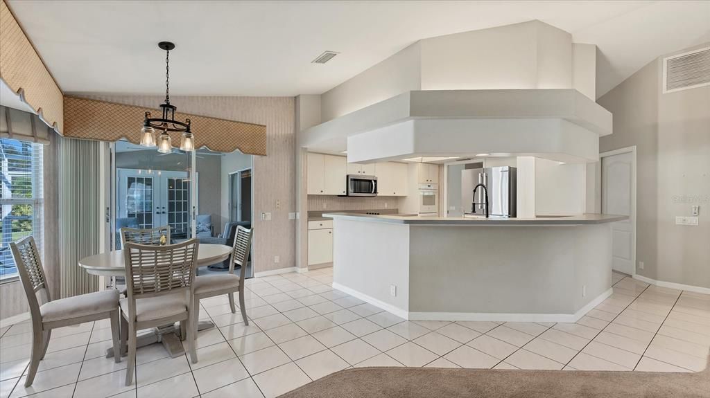 待售: $845,800 (3 贝兹, 2 浴室, 2495 平方英尺)