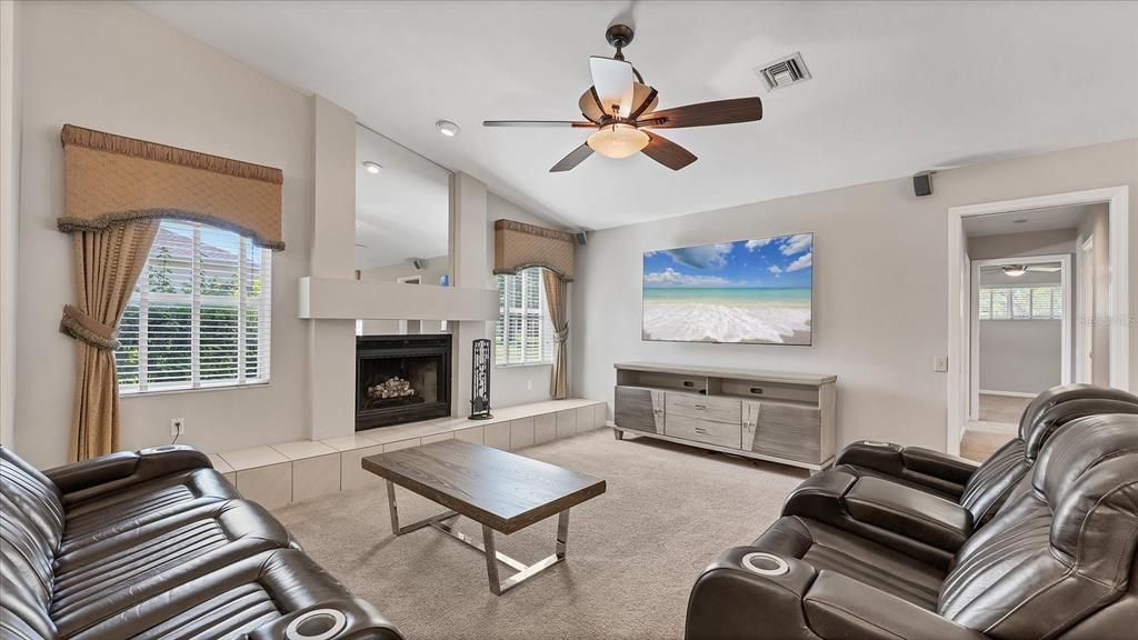 待售: $845,800 (3 贝兹, 2 浴室, 2495 平方英尺)