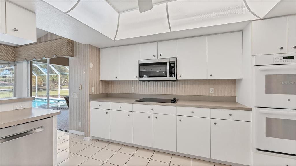 待售: $845,800 (3 贝兹, 2 浴室, 2495 平方英尺)