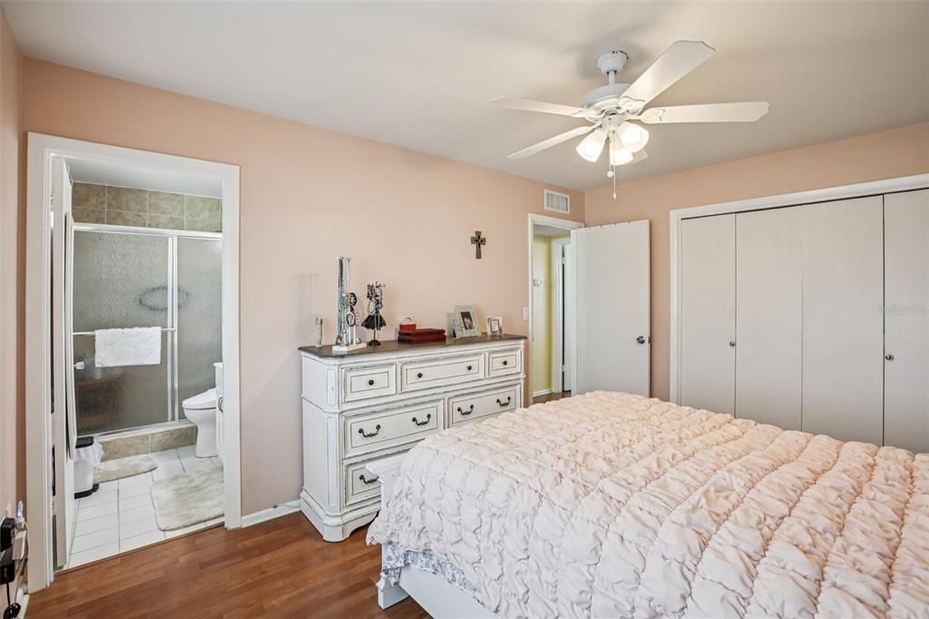 En Venta: $234,900 (2 camas, 2 baños, 1438 Pies cuadrados)