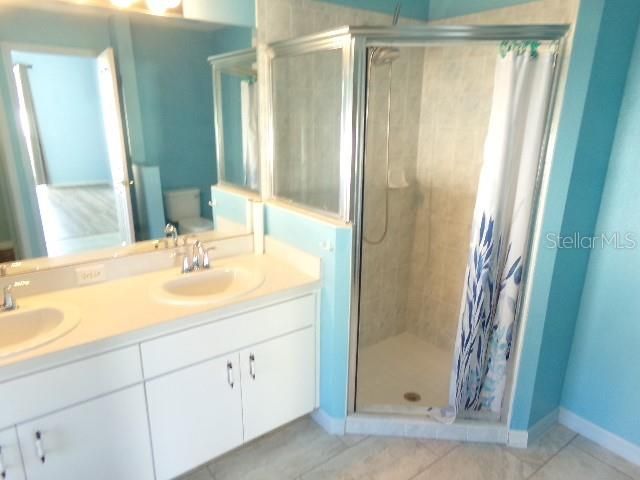 For Sale: $389,999 (4 beds, 2 baths, 1900 Square Feet)