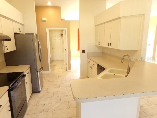 For Sale: $389,999 (4 beds, 2 baths, 1900 Square Feet)