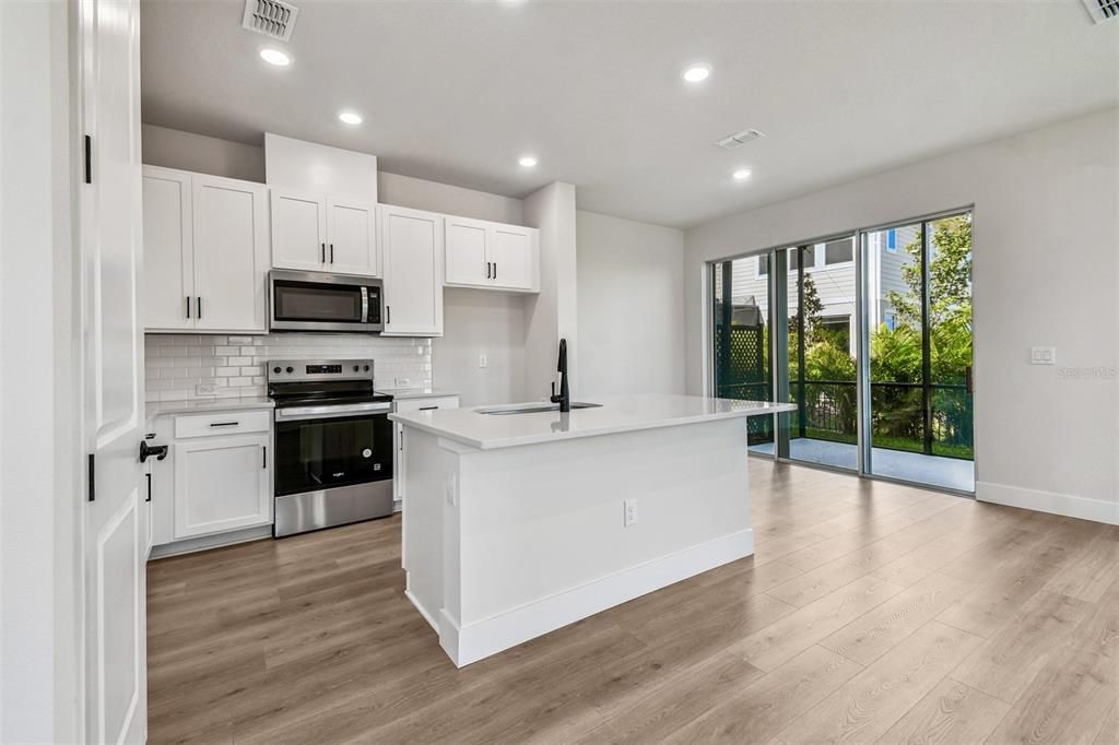 En Venta: $414,990 (3 camas, 2 baños, 2145 Pies cuadrados)