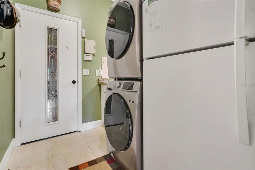 待售: $670,000 (5 贝兹, 3 浴室, 2461 平方英尺)