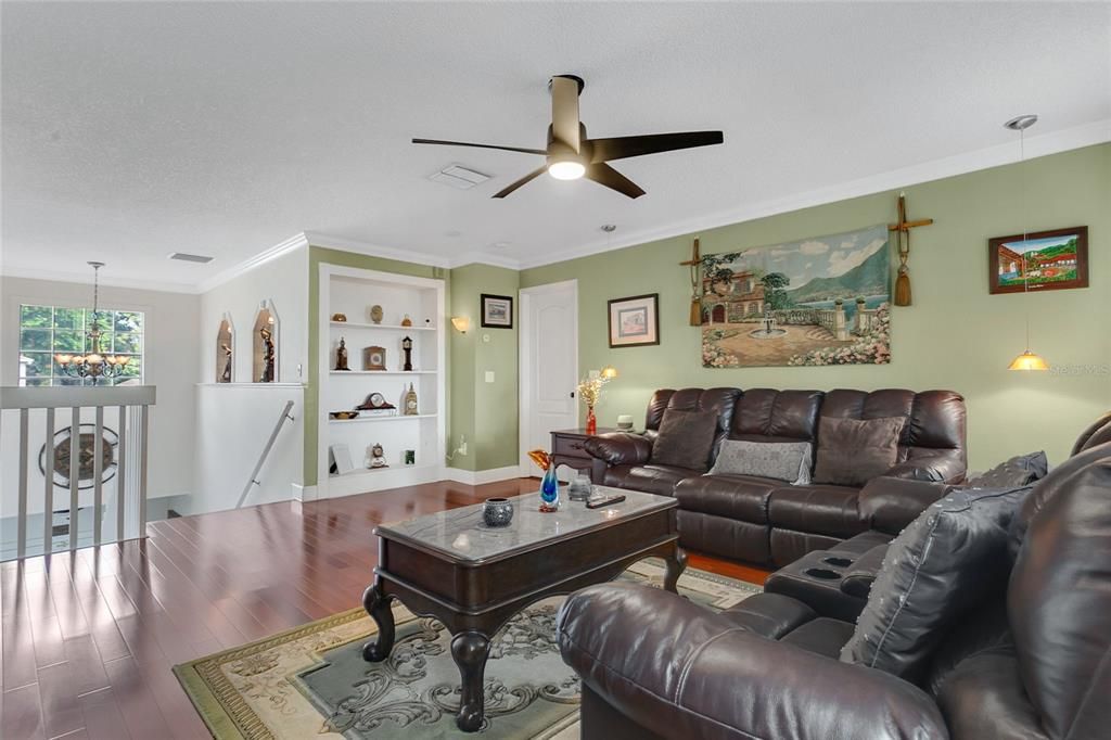 待售: $670,000 (5 贝兹, 3 浴室, 2461 平方英尺)