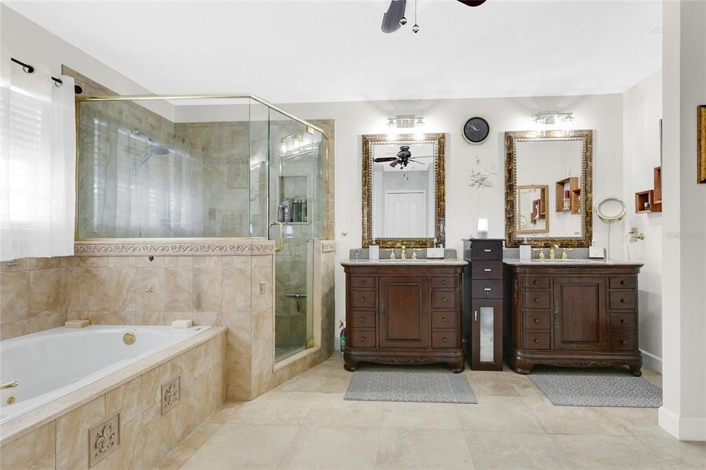 待售: $670,000 (5 贝兹, 3 浴室, 2461 平方英尺)