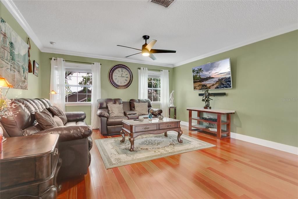 待售: $670,000 (5 贝兹, 3 浴室, 2461 平方英尺)