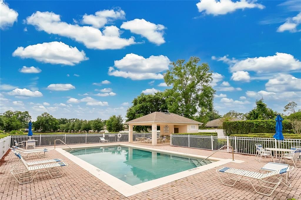 待售: $670,000 (5 贝兹, 3 浴室, 2461 平方英尺)