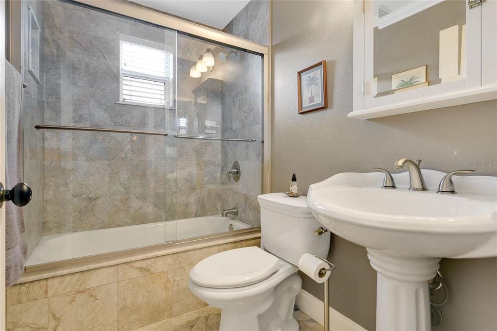 待售: $670,000 (5 贝兹, 3 浴室, 2461 平方英尺)