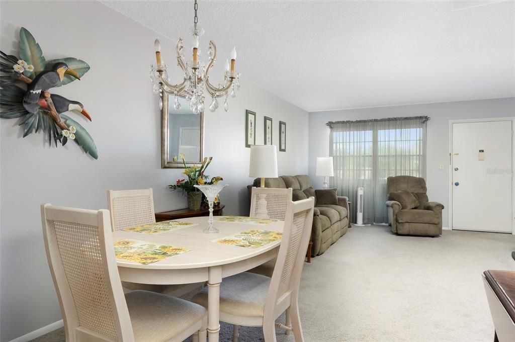 For Sale: $150,000 (2 beds, 1 baths, 860 Square Feet)