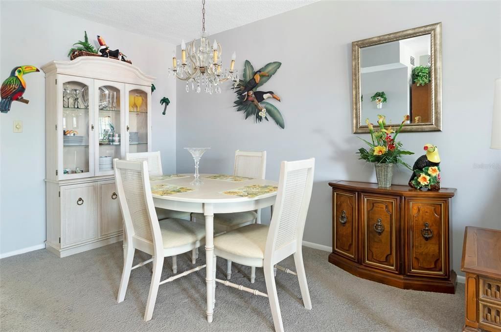 For Sale: $150,000 (2 beds, 1 baths, 860 Square Feet)