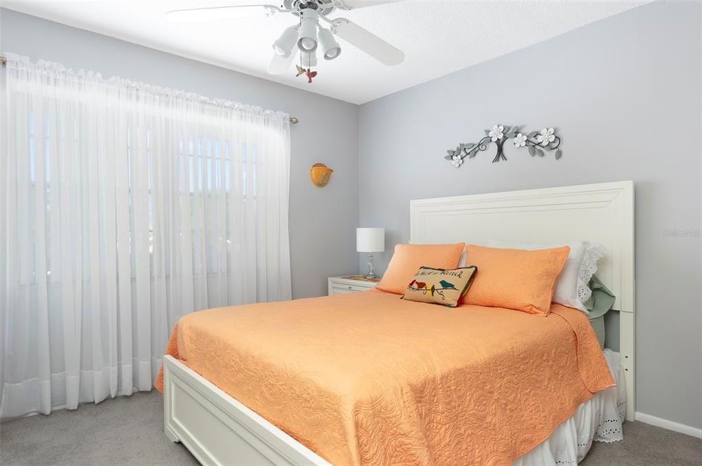 For Sale: $150,000 (2 beds, 1 baths, 860 Square Feet)