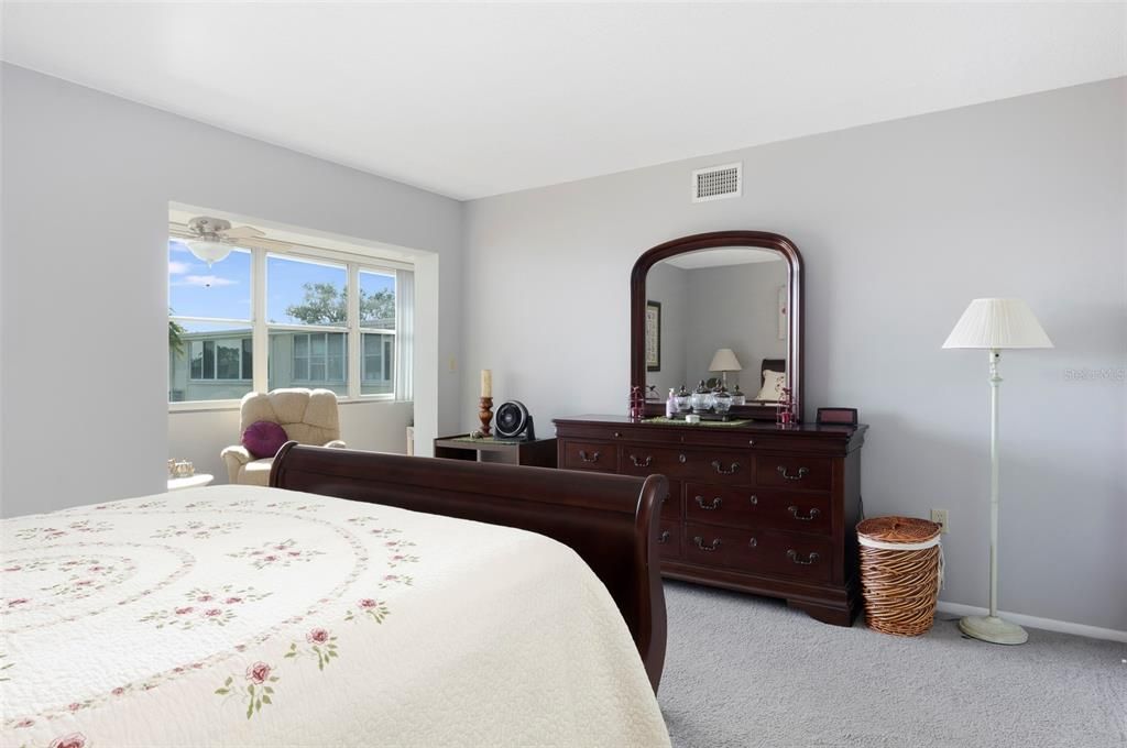 For Sale: $150,000 (2 beds, 1 baths, 860 Square Feet)