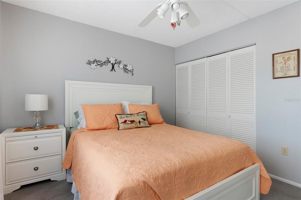 For Sale: $150,000 (2 beds, 1 baths, 860 Square Feet)