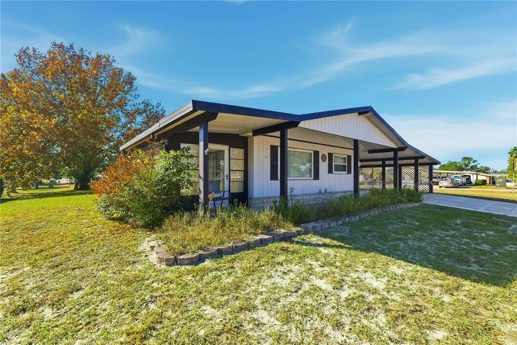 For Sale: $154,900 (2 beds, 2 baths, 1104 Square Feet)