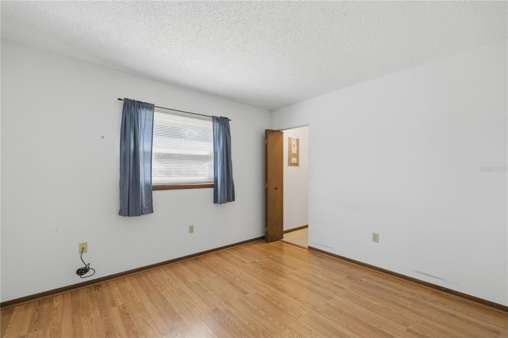 For Sale: $154,900 (2 beds, 2 baths, 1104 Square Feet)