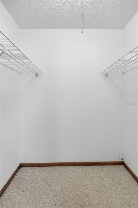 For Sale: $154,900 (2 beds, 2 baths, 1104 Square Feet)