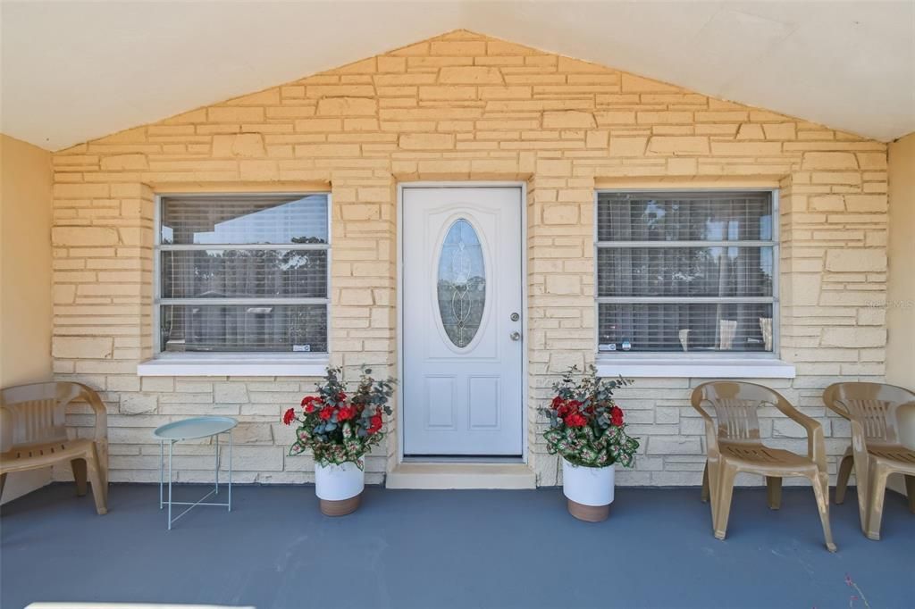 For Sale: $225,000 (2 beds, 1 baths, 1047 Square Feet)