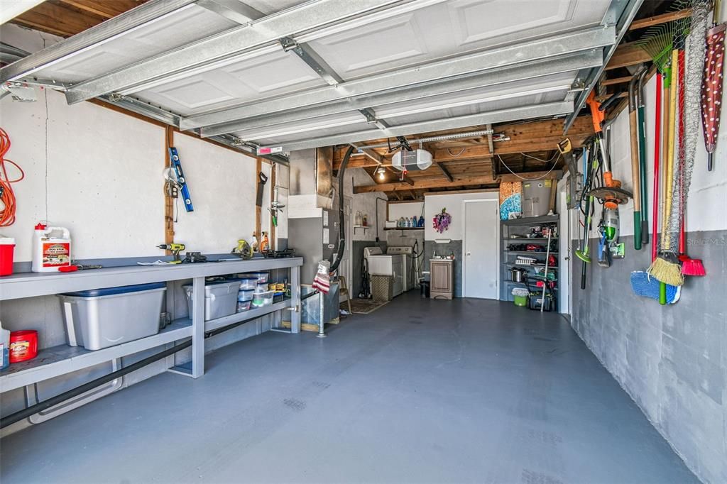 For Sale: $225,000 (2 beds, 1 baths, 1047 Square Feet)