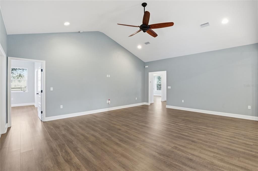 待售: $649,999 (2 贝兹, 2 浴室, 2039 平方英尺)