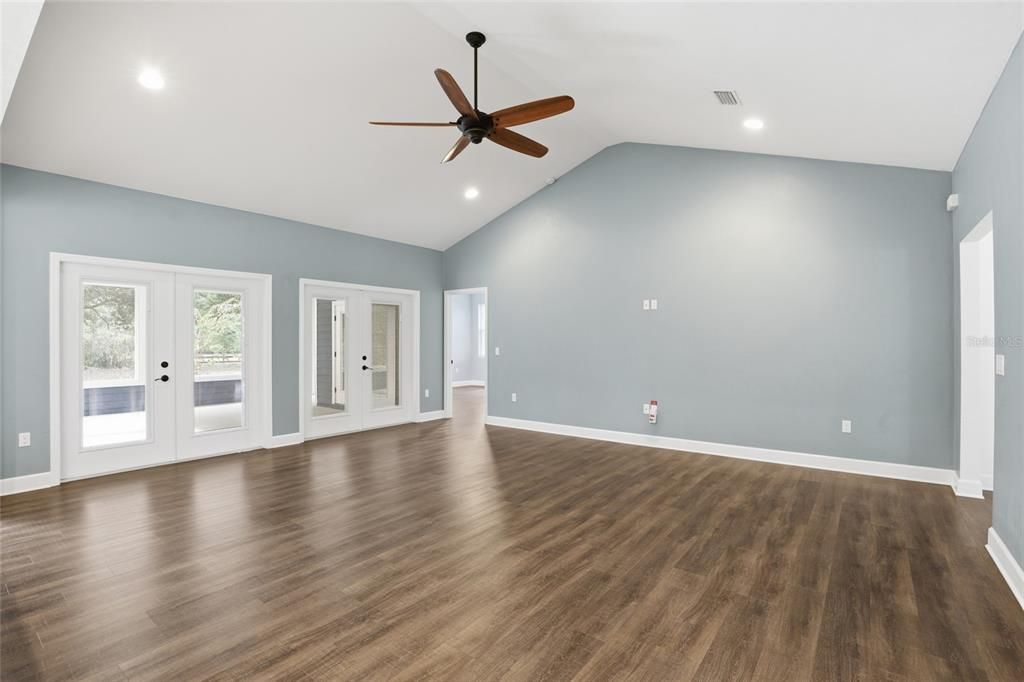 待售: $649,999 (2 贝兹, 2 浴室, 2039 平方英尺)