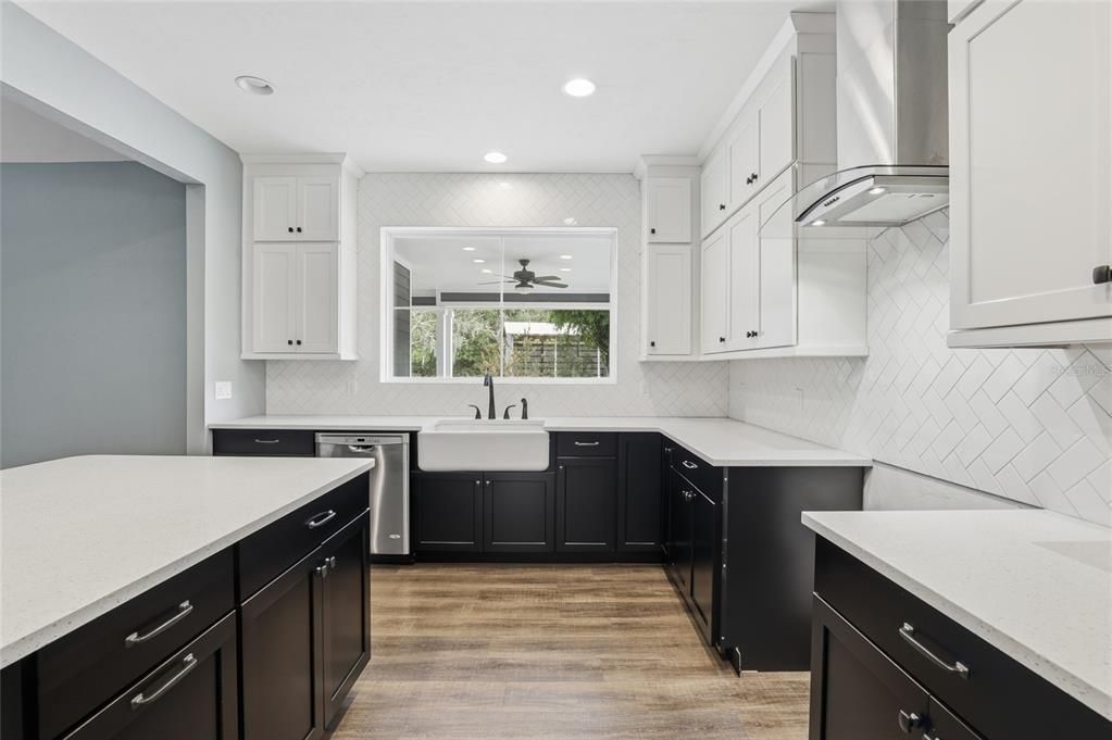 待售: $649,999 (2 贝兹, 2 浴室, 2039 平方英尺)