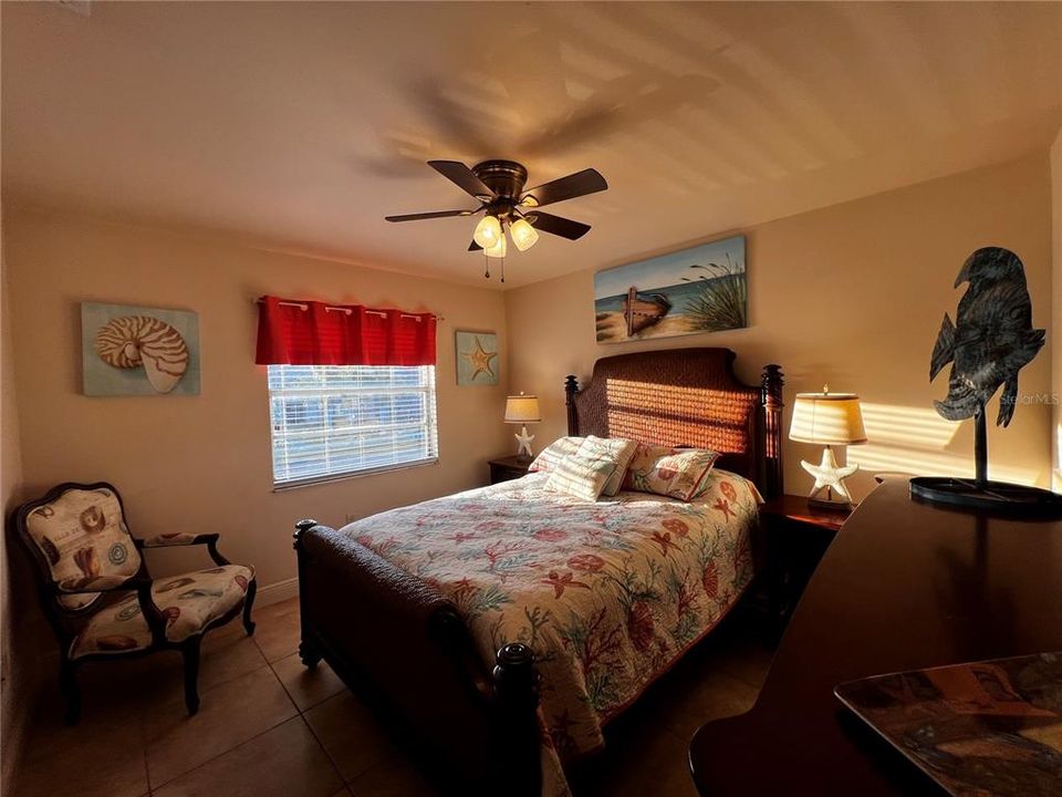 For Sale: $250,000 (2 beds, 2 baths, 938 Square Feet)