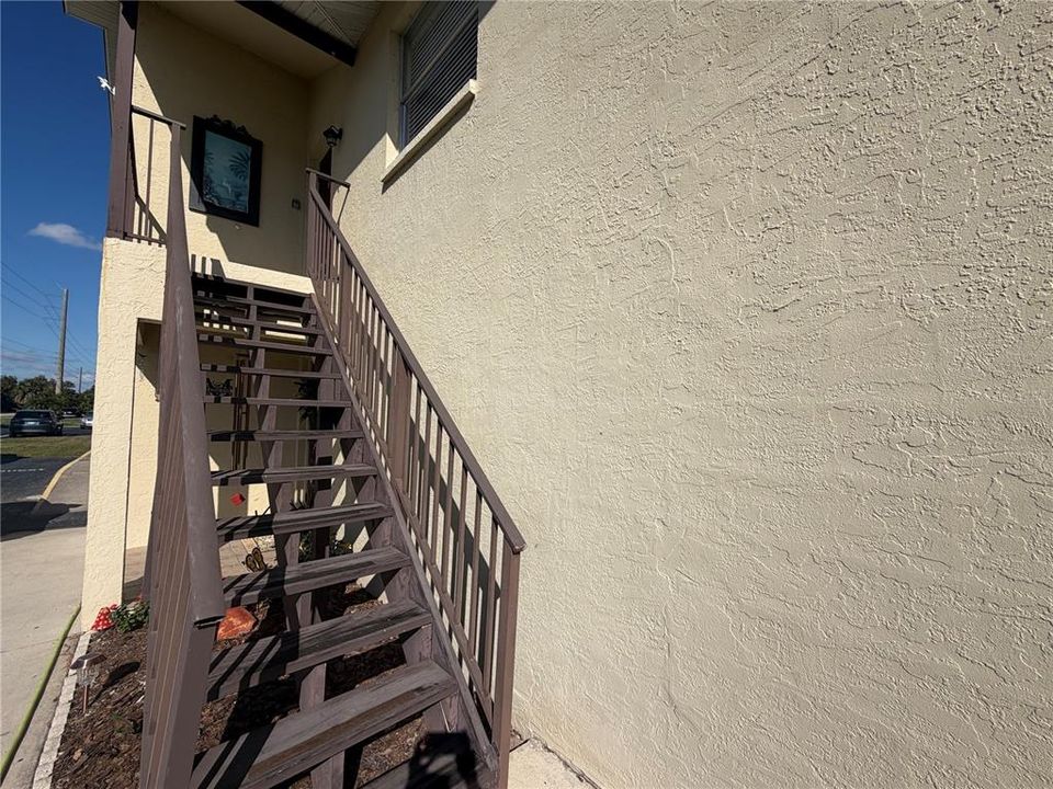 For Sale: $250,000 (2 beds, 2 baths, 938 Square Feet)