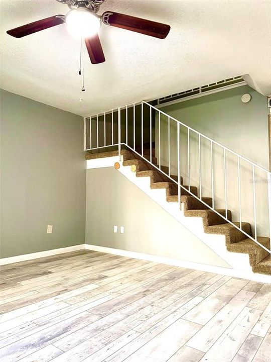 For Rent: $1,800 (2 beds, 1 baths, 1098 Square Feet)