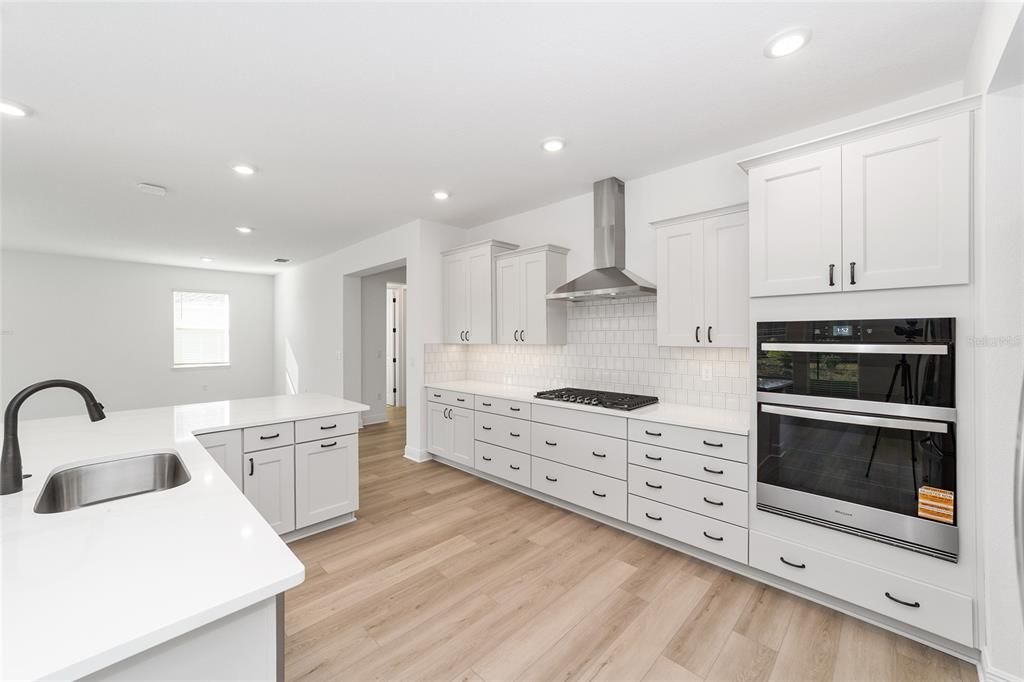 待售: $449,000 (2 贝兹, 3 浴室, 2493 平方英尺)