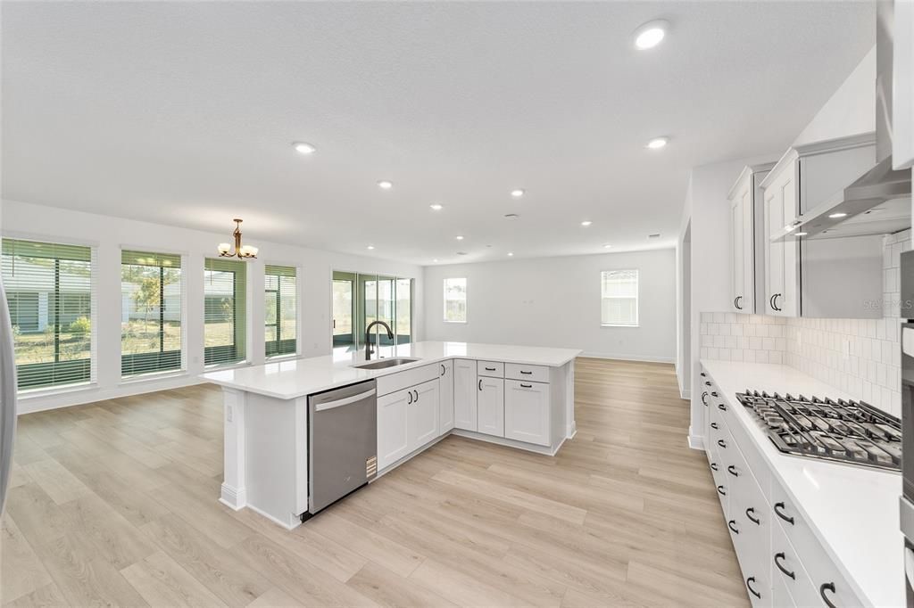 待售: $449,000 (2 贝兹, 3 浴室, 2493 平方英尺)