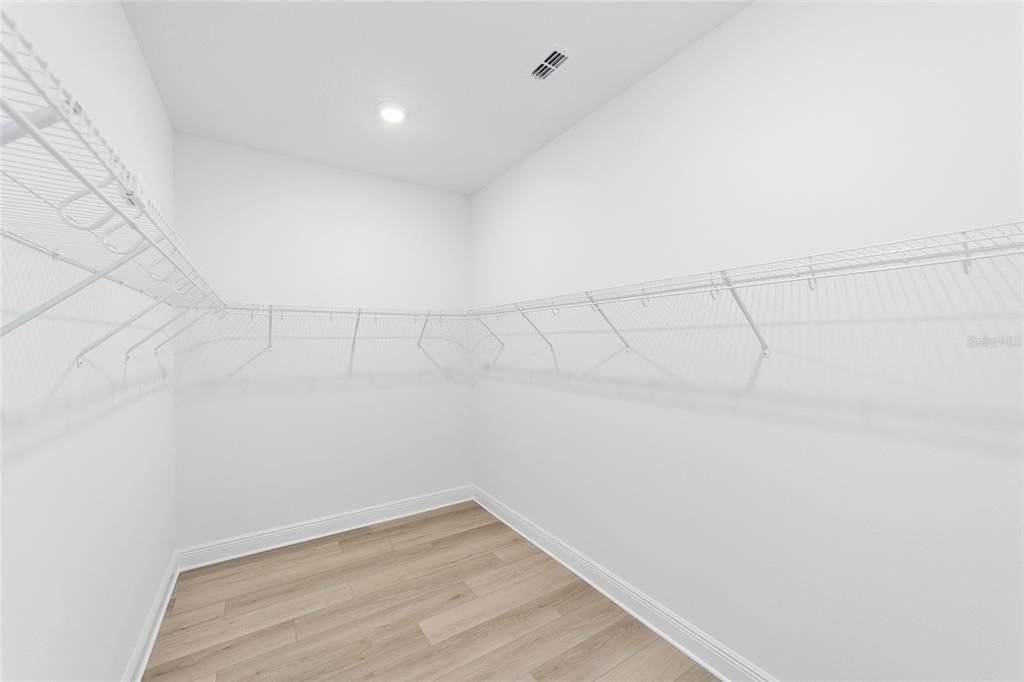 待售: $449,000 (2 贝兹, 3 浴室, 2493 平方英尺)