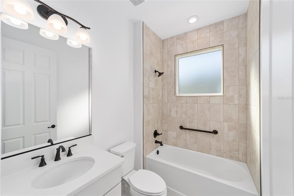 待售: $449,000 (2 贝兹, 3 浴室, 2493 平方英尺)