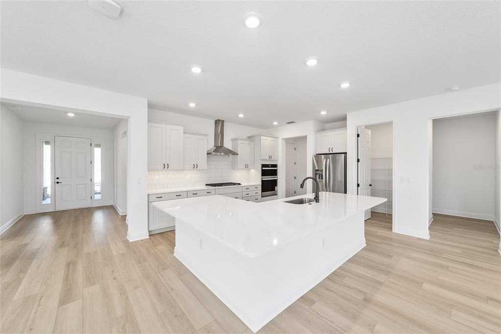 待售: $449,000 (2 贝兹, 3 浴室, 2493 平方英尺)