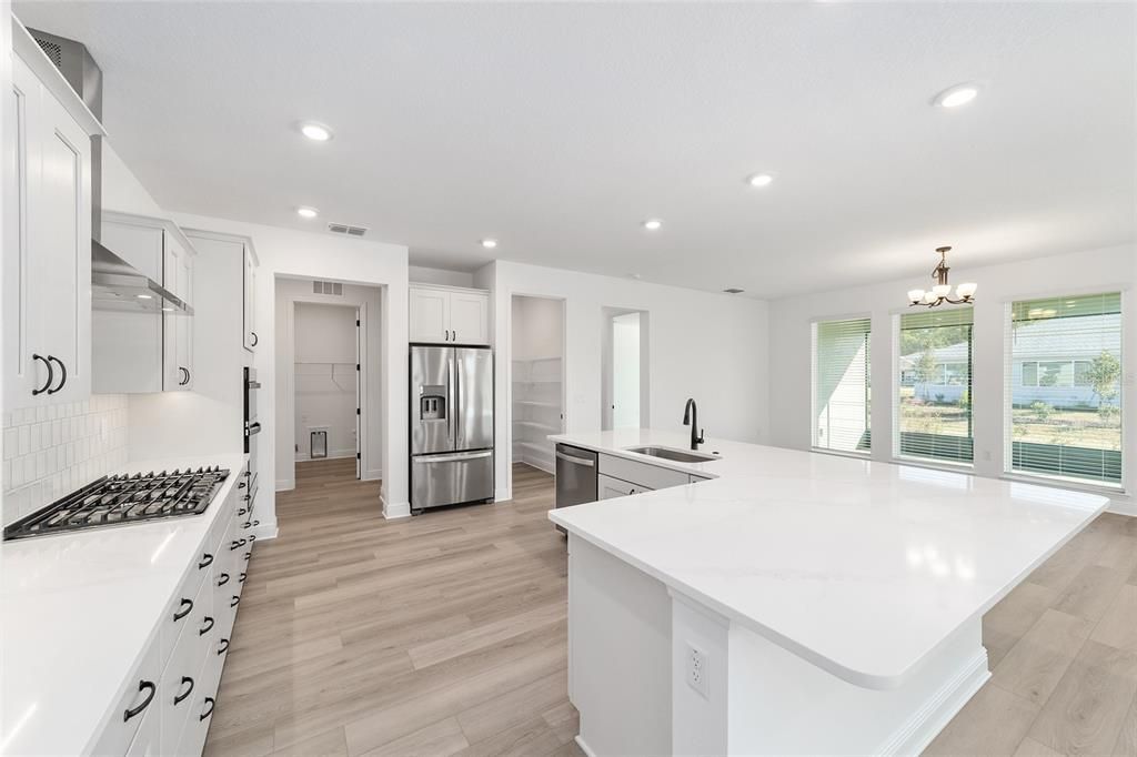 待售: $449,000 (2 贝兹, 3 浴室, 2493 平方英尺)