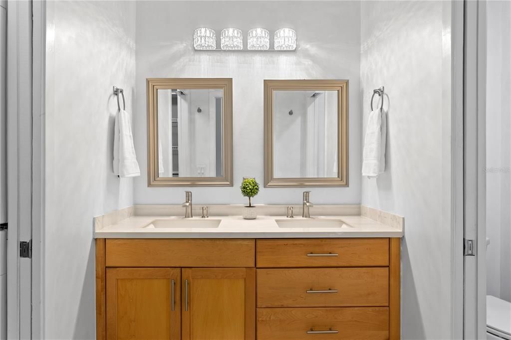 For Sale: $689,000 (2 beds, 2 baths, 1390 Square Feet)