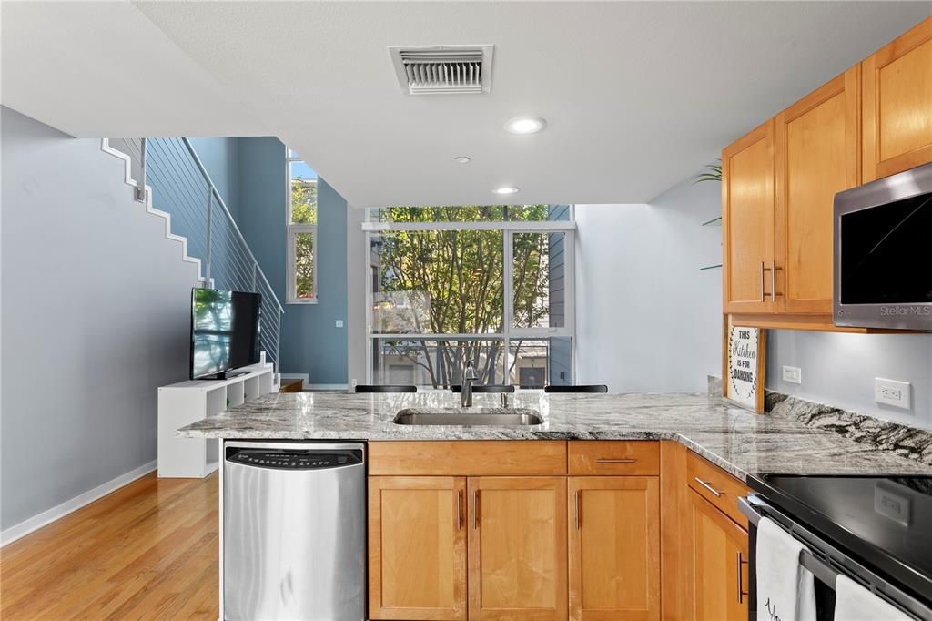 For Sale: $689,000 (2 beds, 2 baths, 1390 Square Feet)