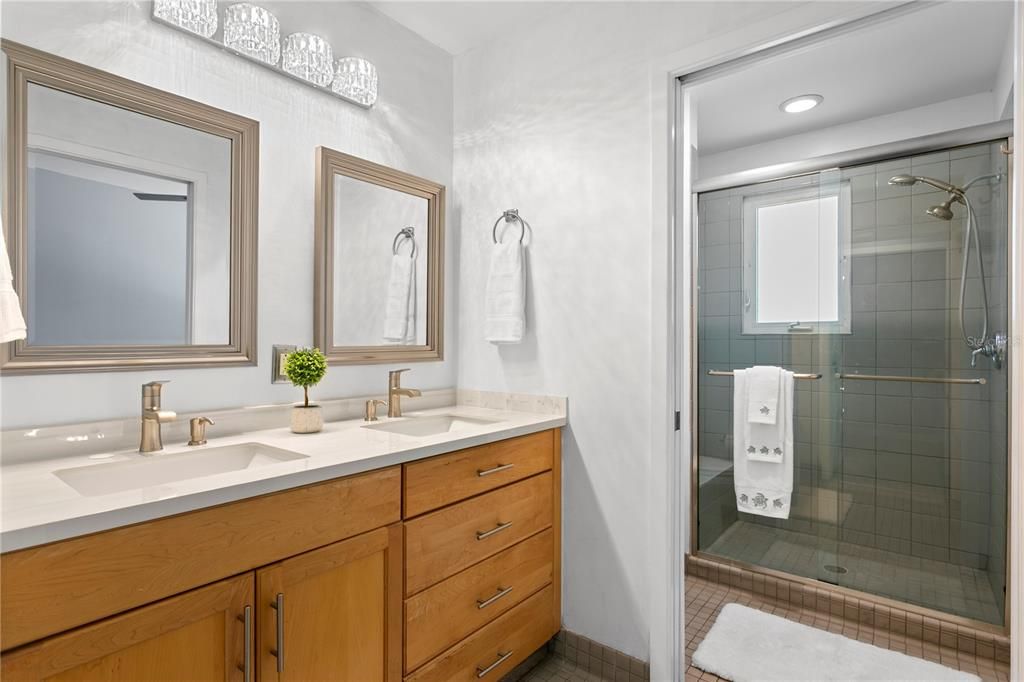 For Sale: $689,000 (2 beds, 2 baths, 1390 Square Feet)