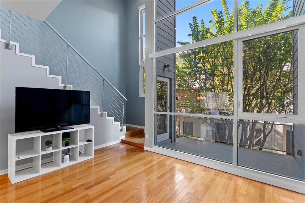 For Sale: $689,000 (2 beds, 2 baths, 1390 Square Feet)