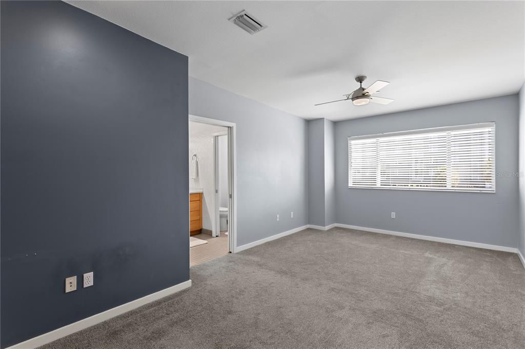 For Sale: $689,000 (2 beds, 2 baths, 1390 Square Feet)