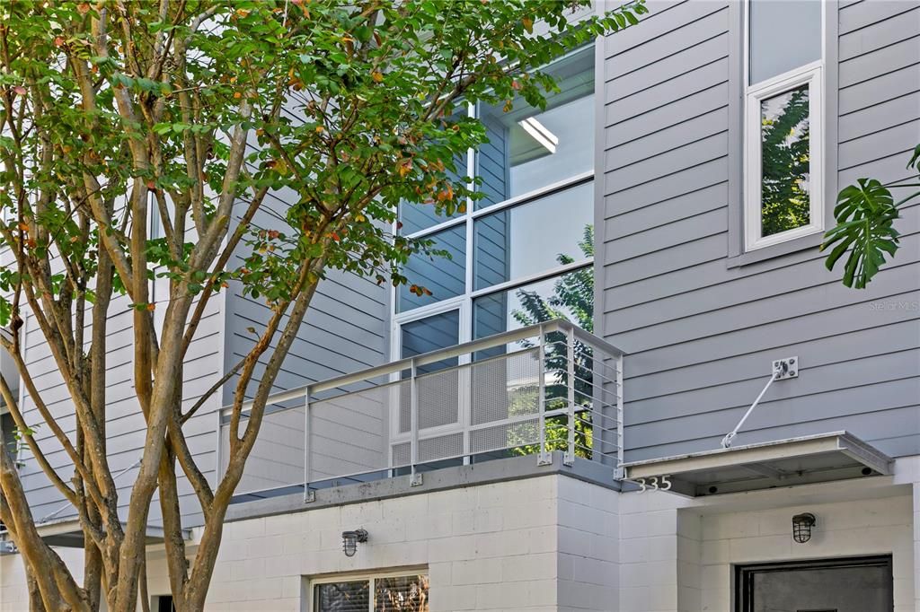 For Sale: $689,000 (2 beds, 2 baths, 1390 Square Feet)